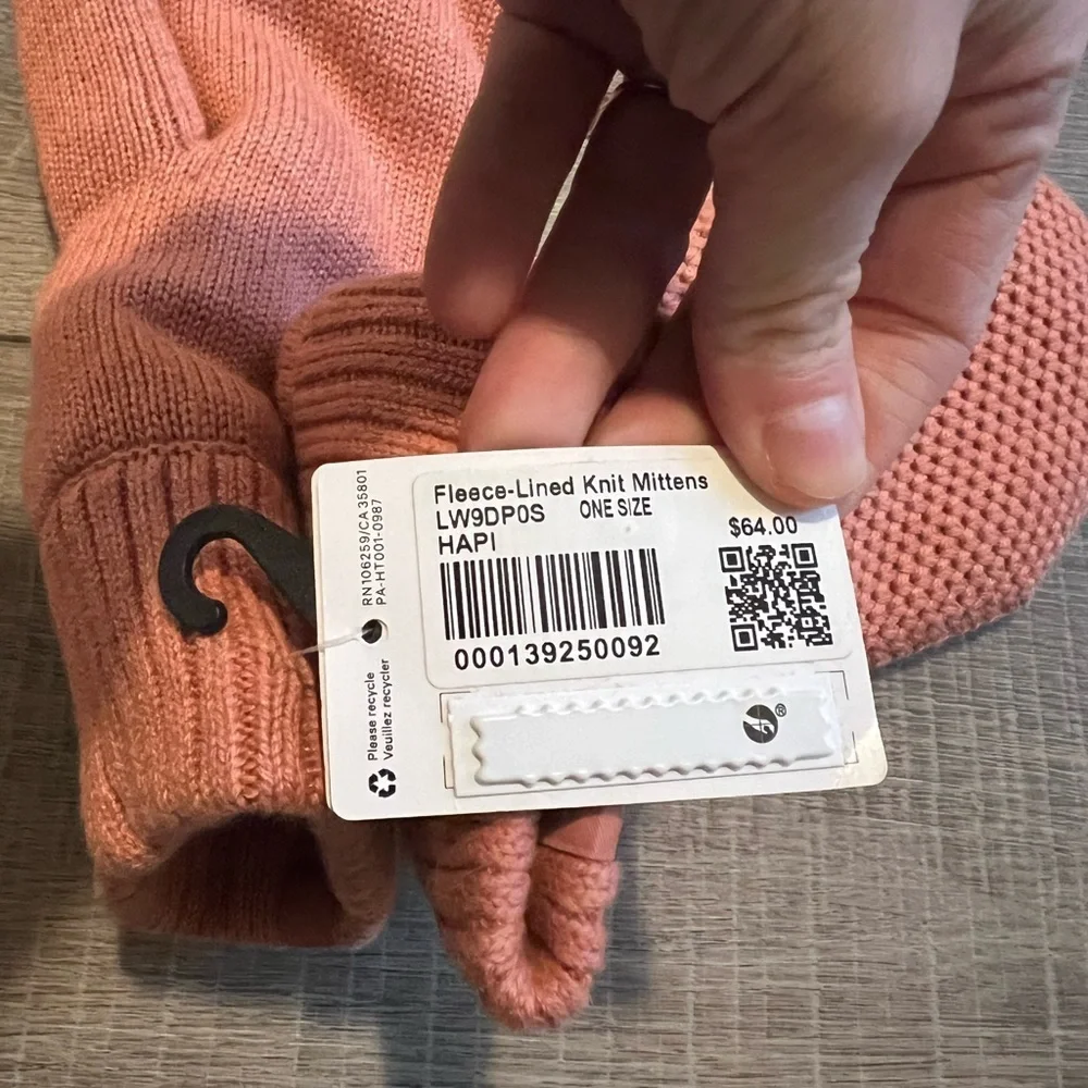 Lululemon Fleece-Lined Knit Mittens in Heathered Pink Savannah